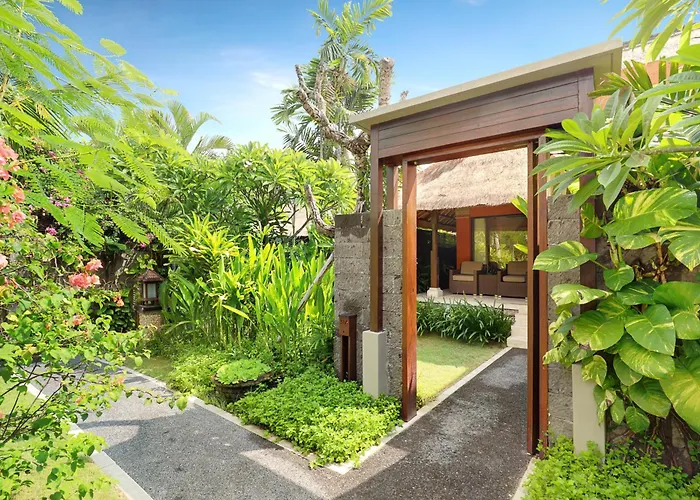 Legian Beach Hotel